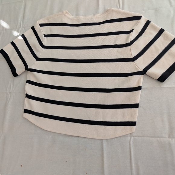 Le Lis Striped Black & Cream Knit Cropped Top Size Large - Picture 4 of 6